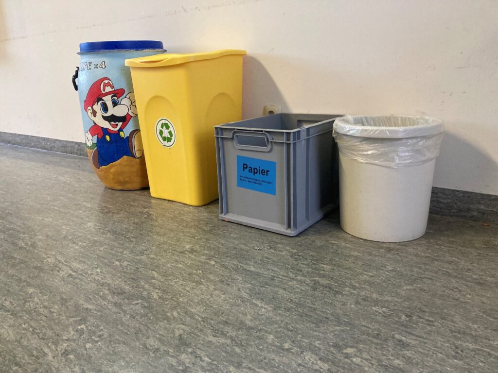 Mülltrennung an der BS6 / BOS Technik Augsburg