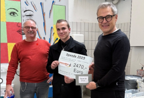 Spende für krebskranke Kinder an der BS 6 und BOS Technik Augsburg